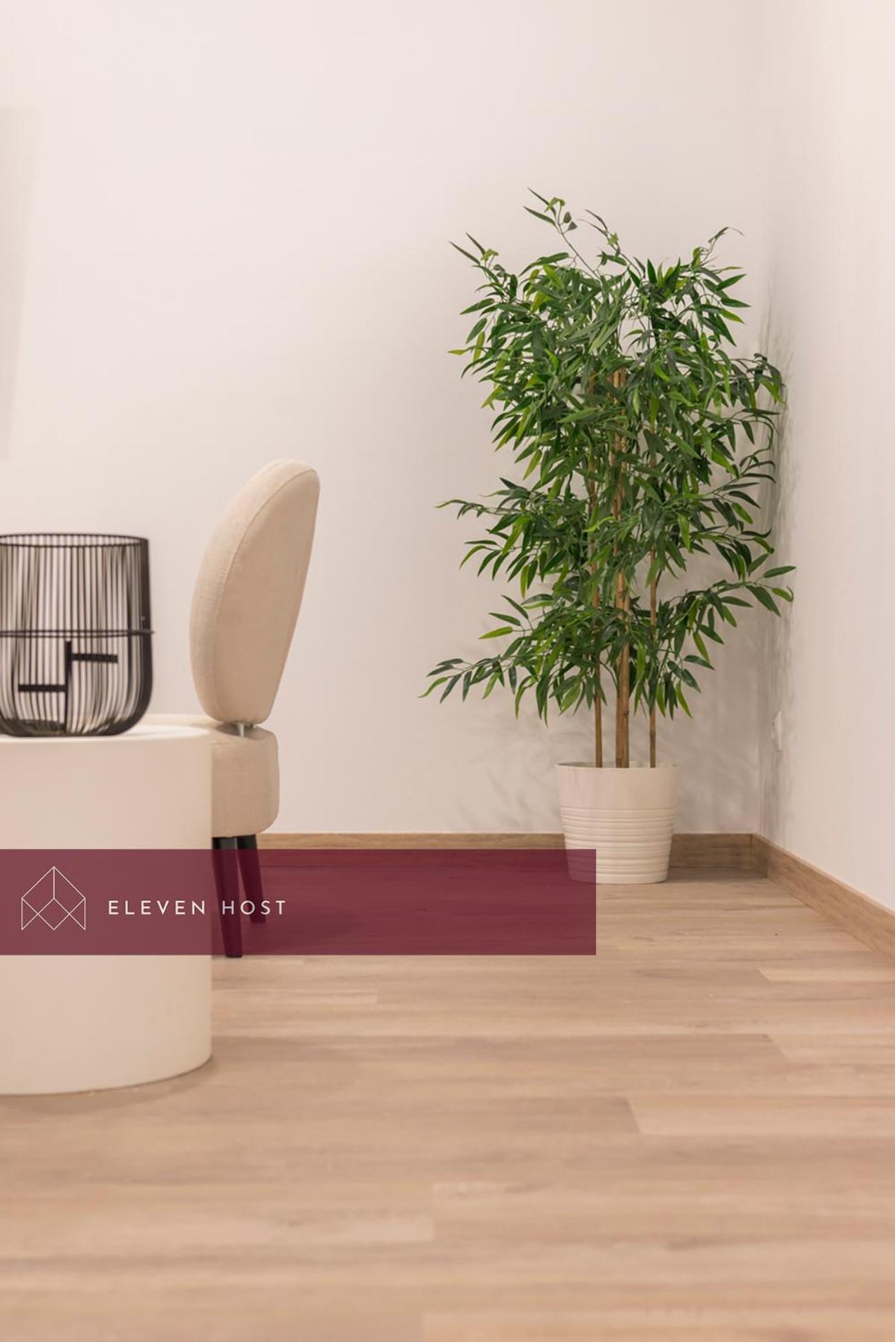 Exclusive Balcony Plaza Mayor Apartment Madrid Bagian luar foto