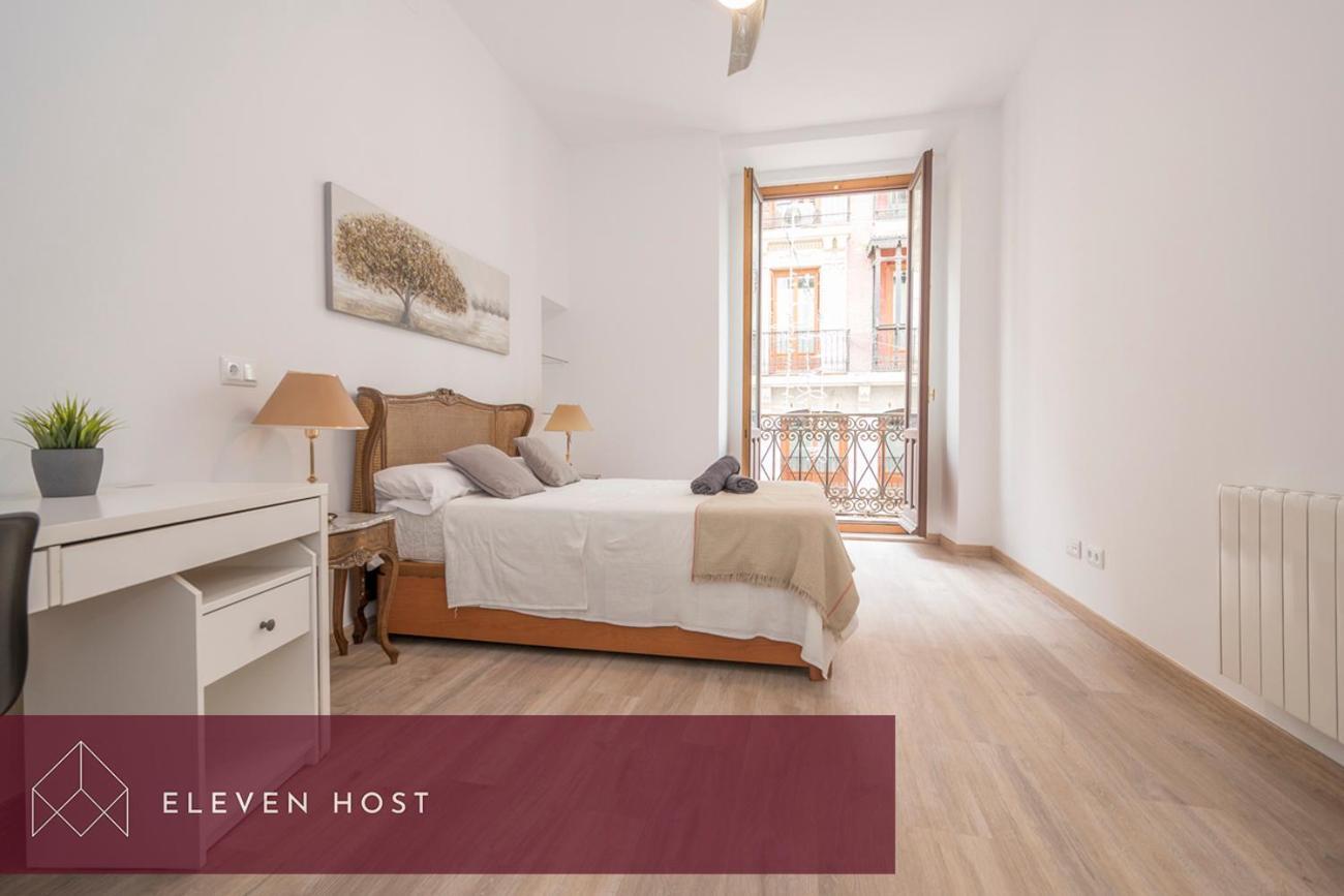 Exclusive Balcony Plaza Mayor Apartment Madrid Bagian luar foto