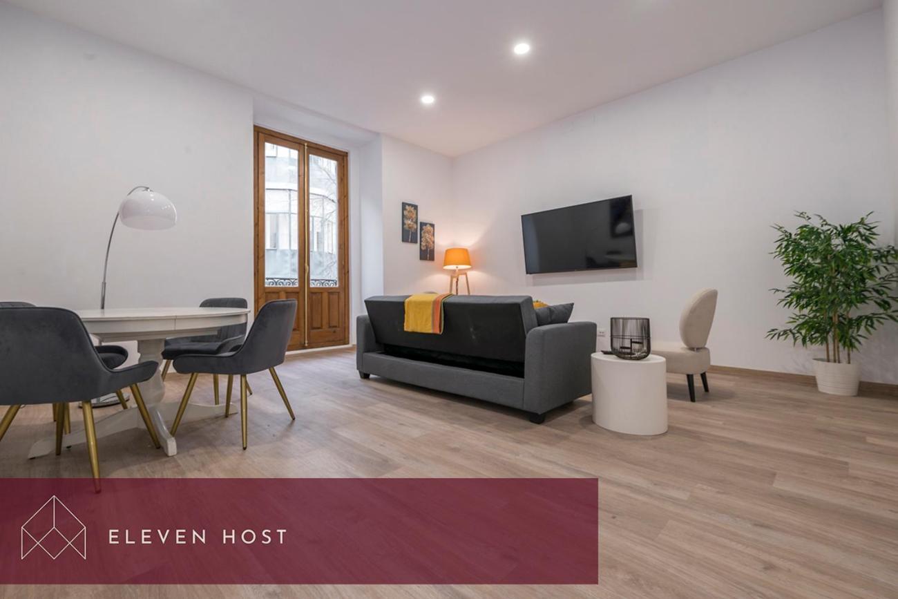 Exclusive Balcony Plaza Mayor Apartment Madrid Bagian luar foto