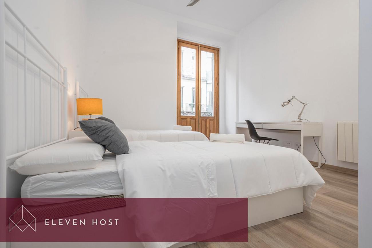 Exclusive Balcony Plaza Mayor Apartment Madrid Bagian luar foto