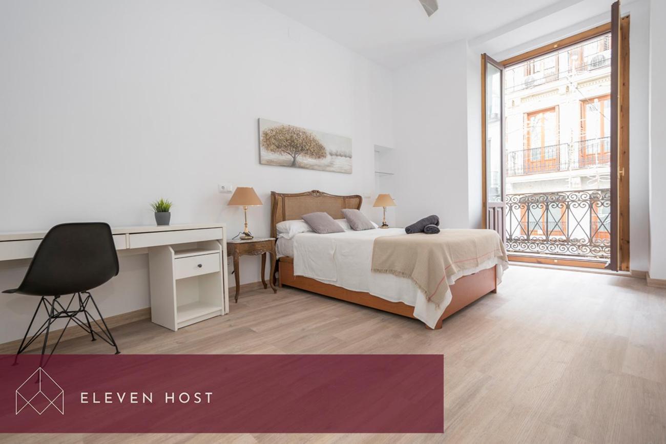 Exclusive Balcony Plaza Mayor Apartment Madrid Bagian luar foto